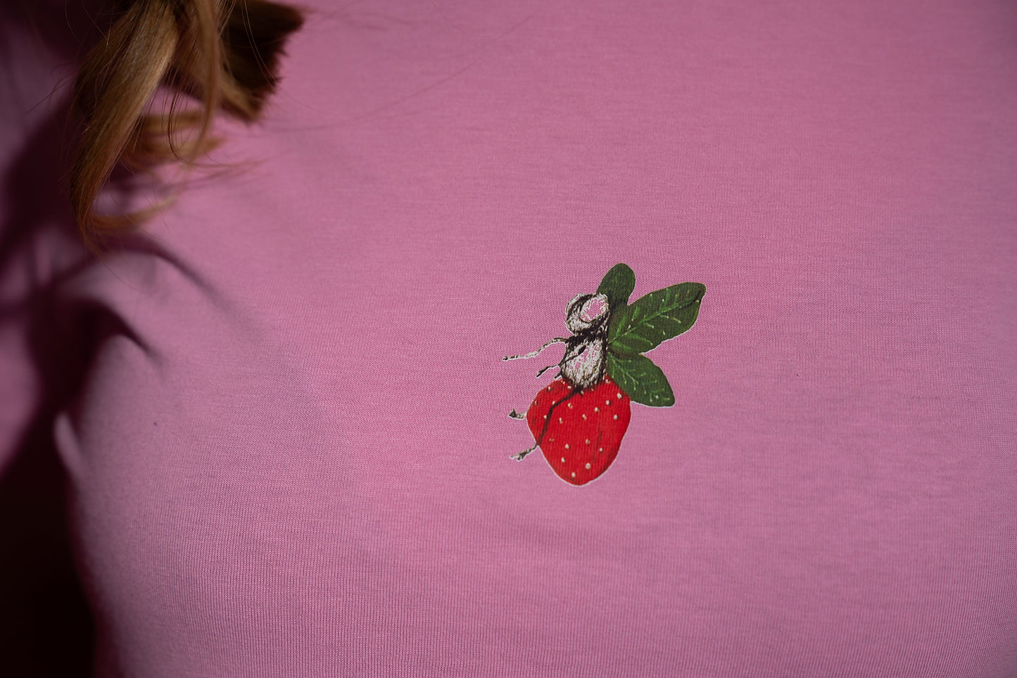 Women'a T-Shirt Strawberry