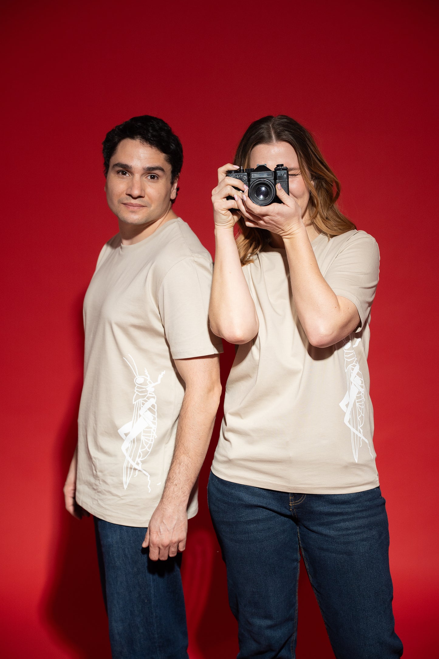 T shirt unisex bela kobilica