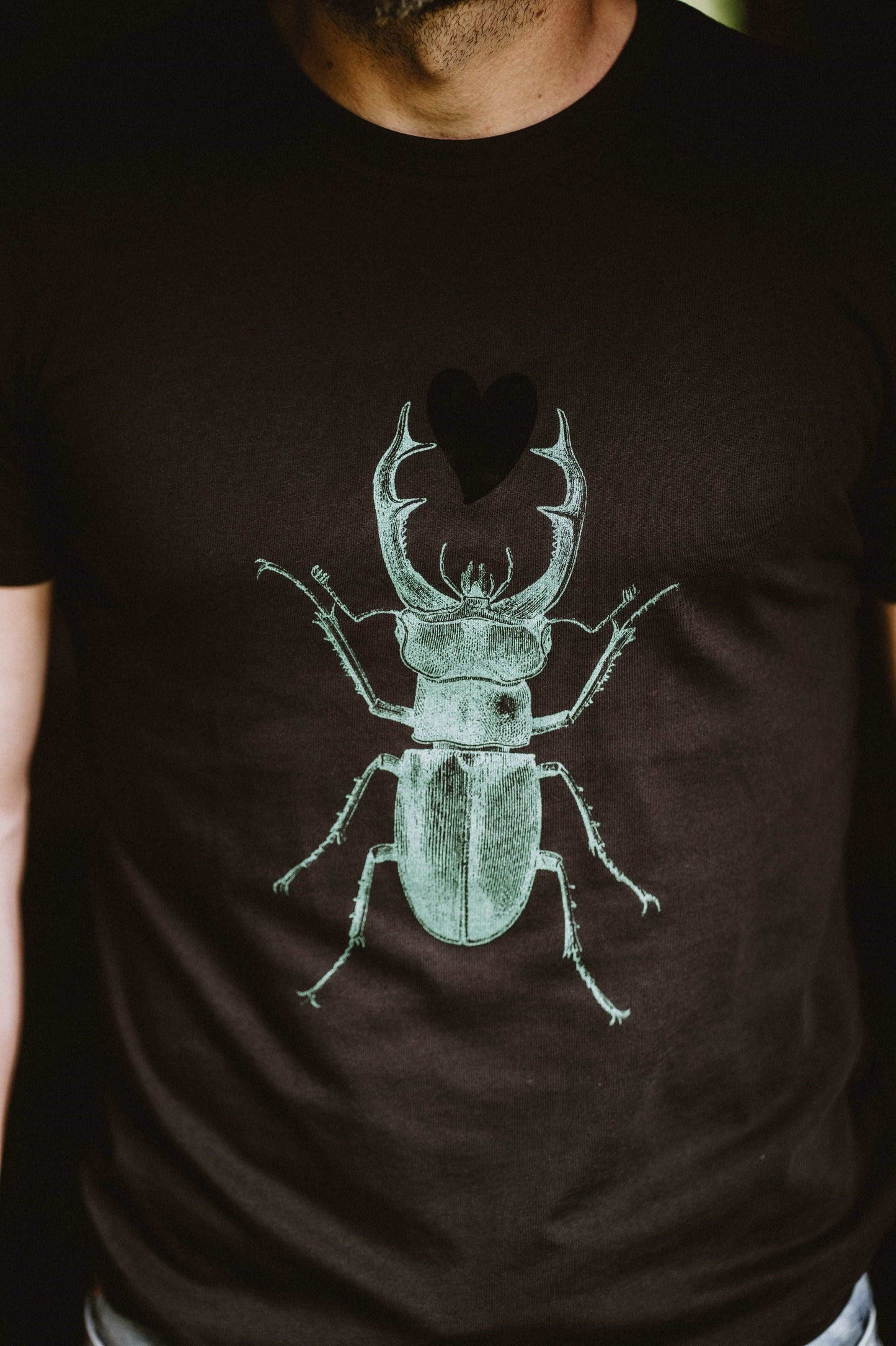 T-shirt with scarab and plush heart