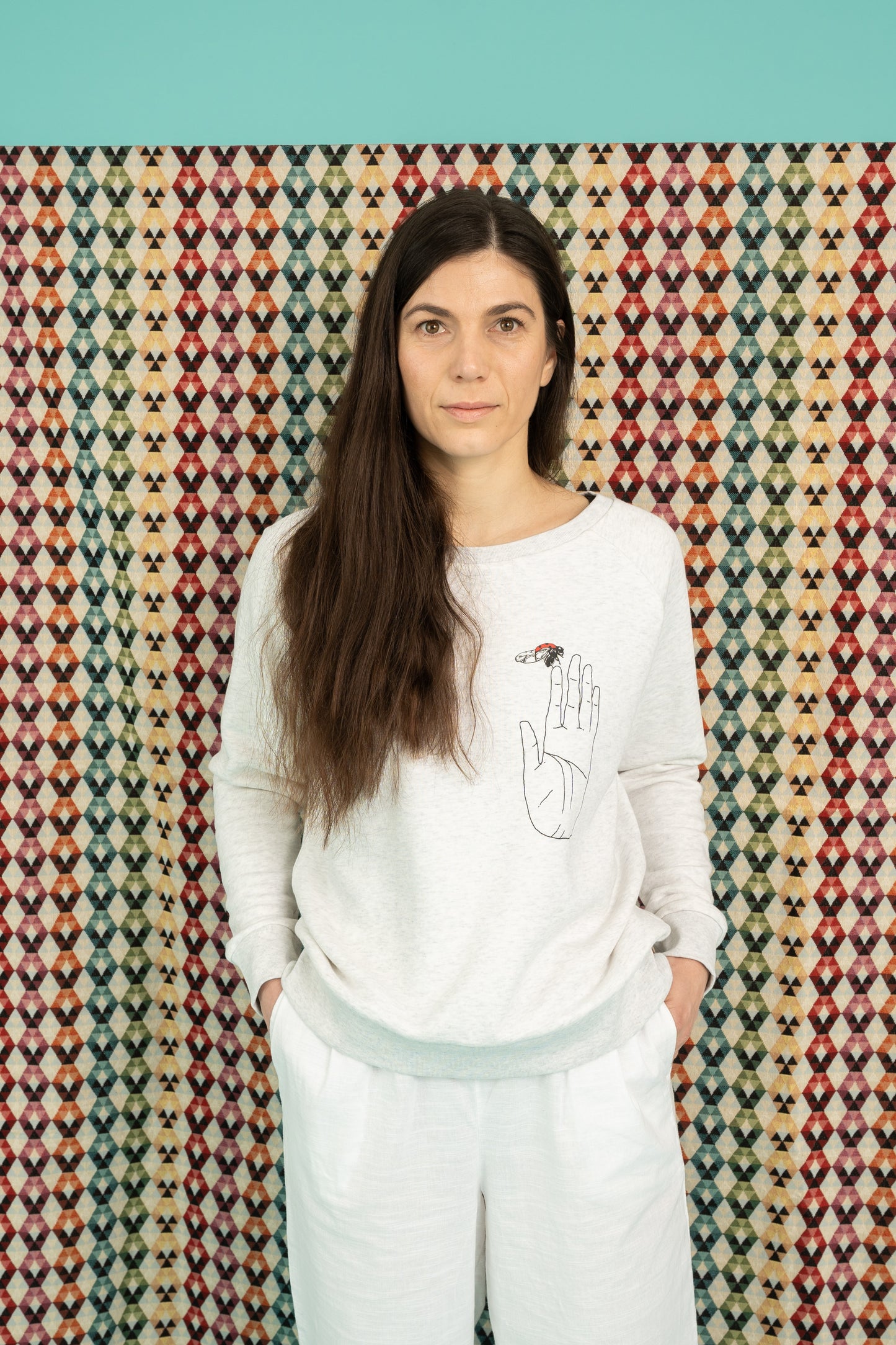 Sweater with a ladybug that brings happiness 