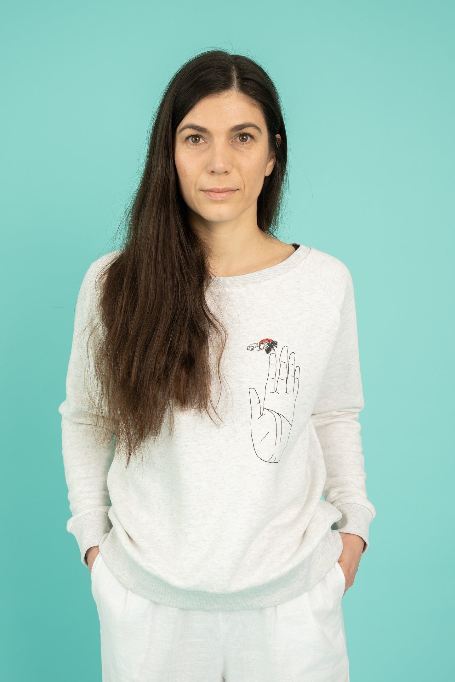 Sweater with a ladybug that brings happiness 