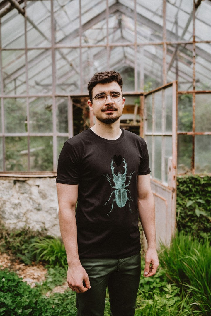 T-shirt with scarab and plush heart