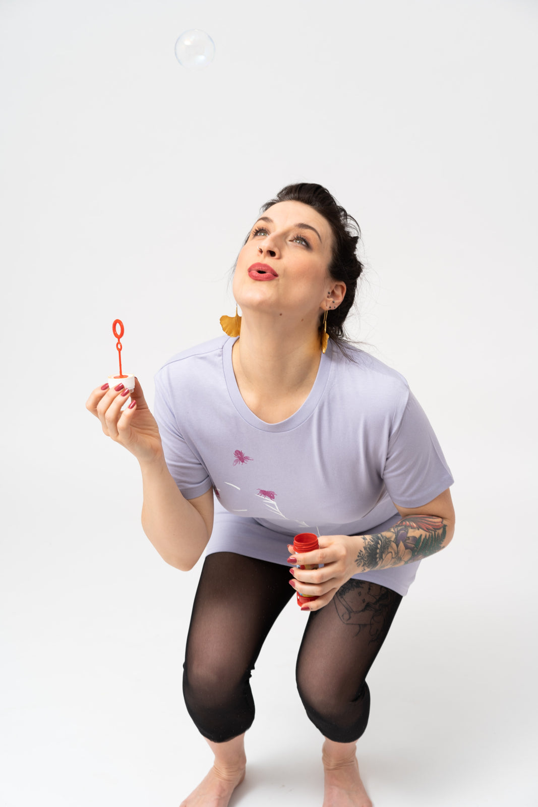 T-shirt dress with oat and bees