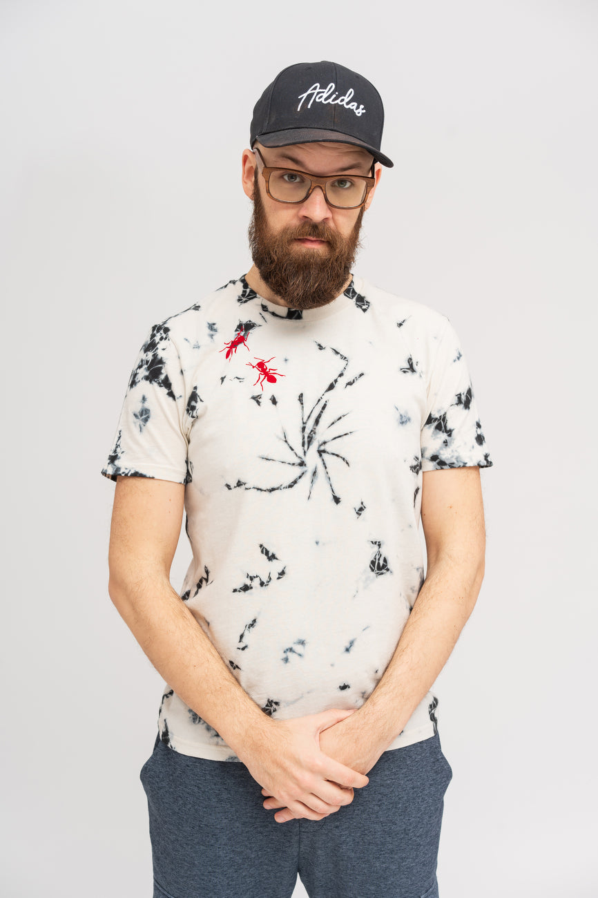 Tie & Dye T-Shirt with red plush ants/organic cotton/unisex