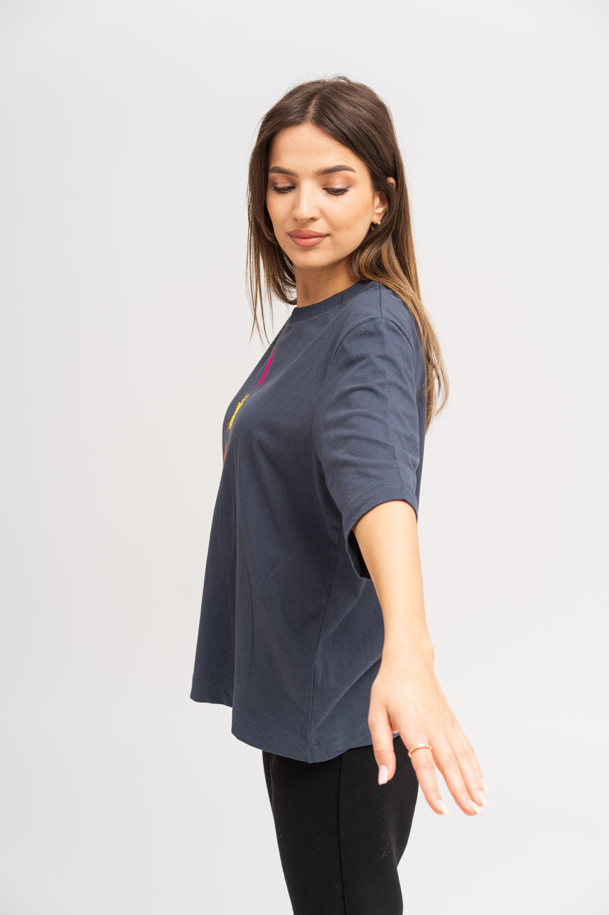 T-Shirt with slightly longer sleeves, straight cut/organic cotton