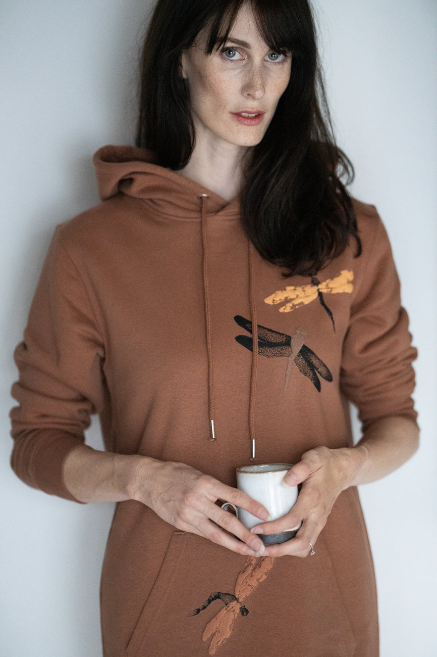 Hoodie obleka v cimet barvi