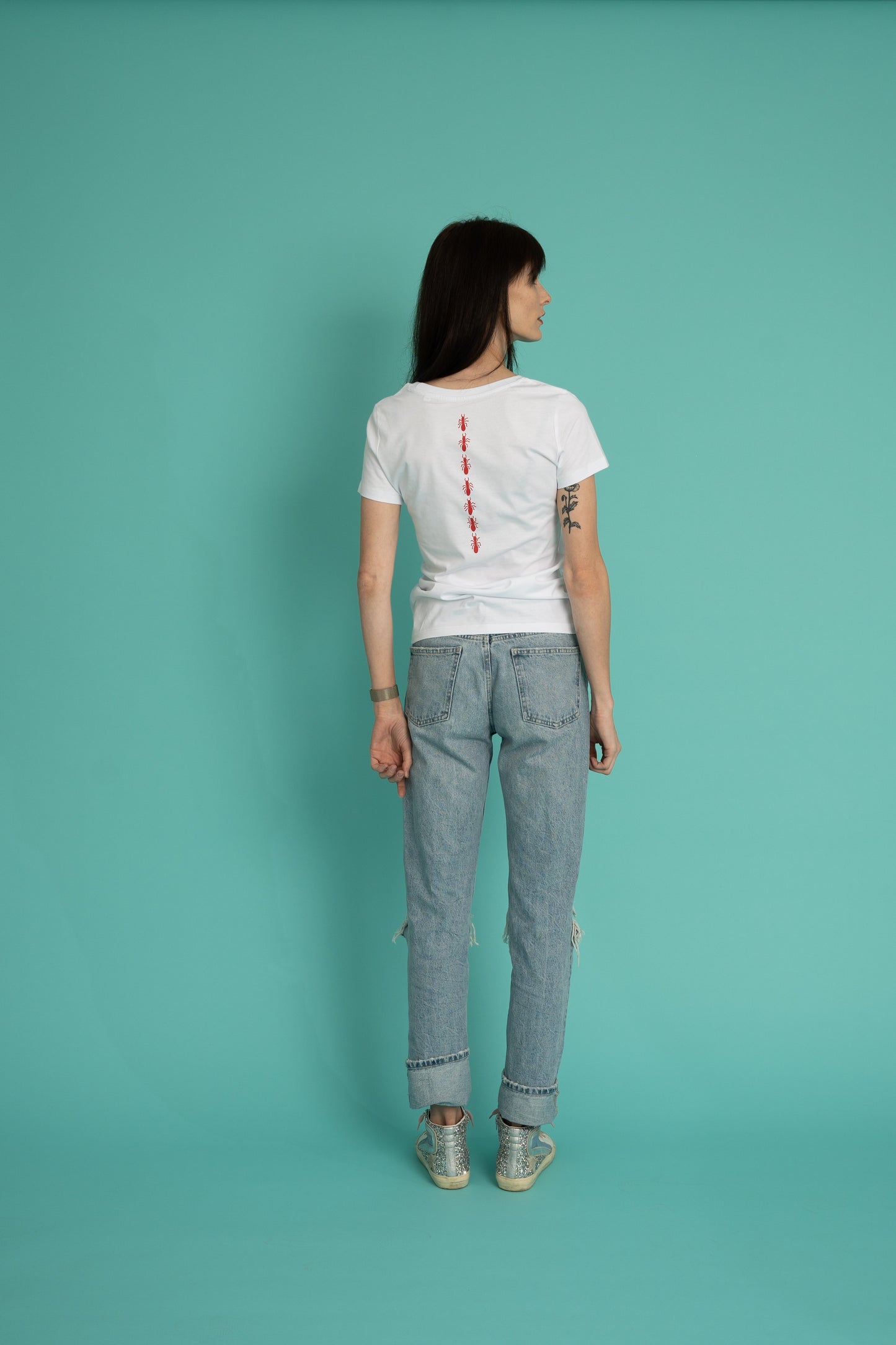 Red ants on a woman tee