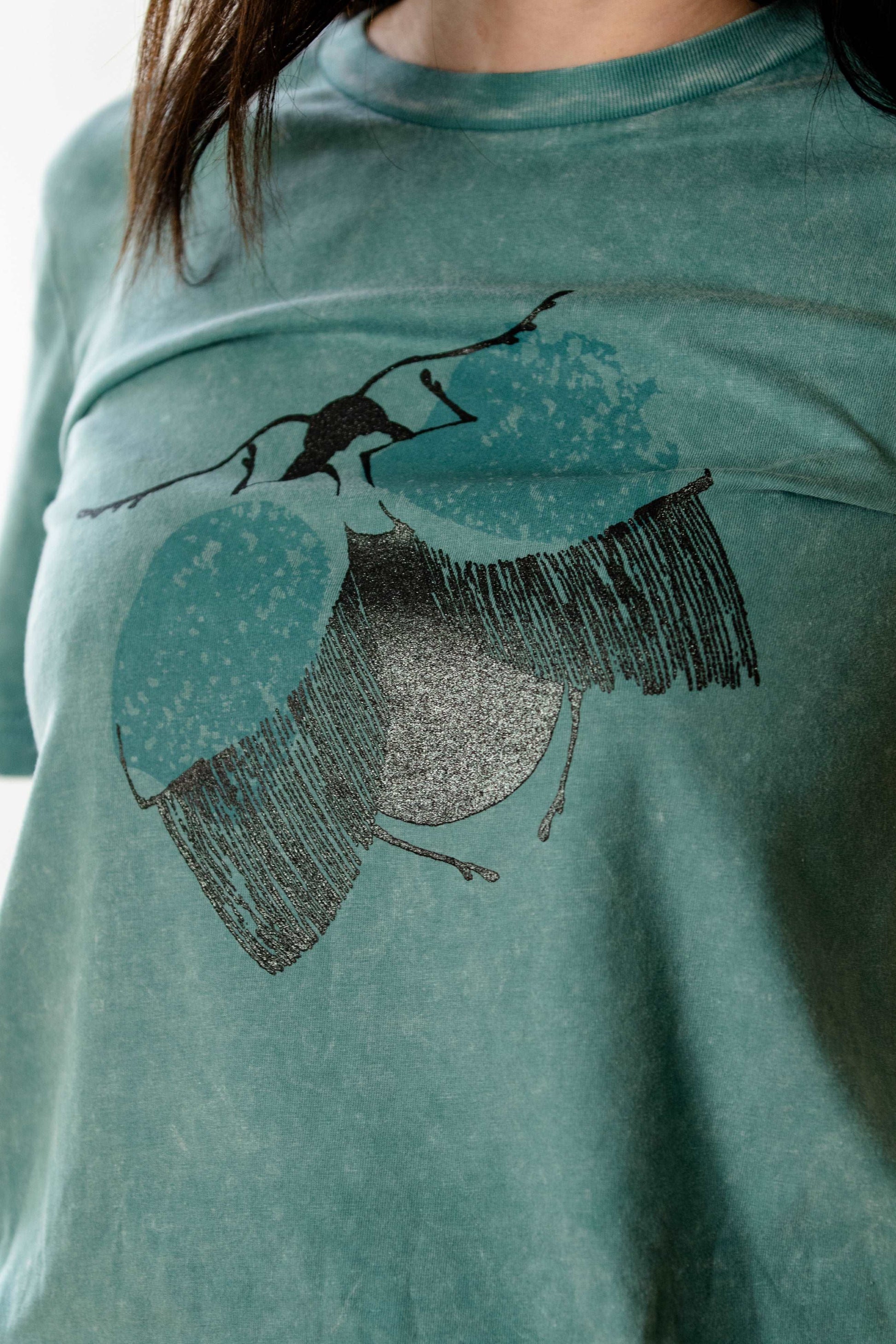 Mint majica in abstrakten metulj - Unisex - 180 g bombaž / vintage izgled bombaža