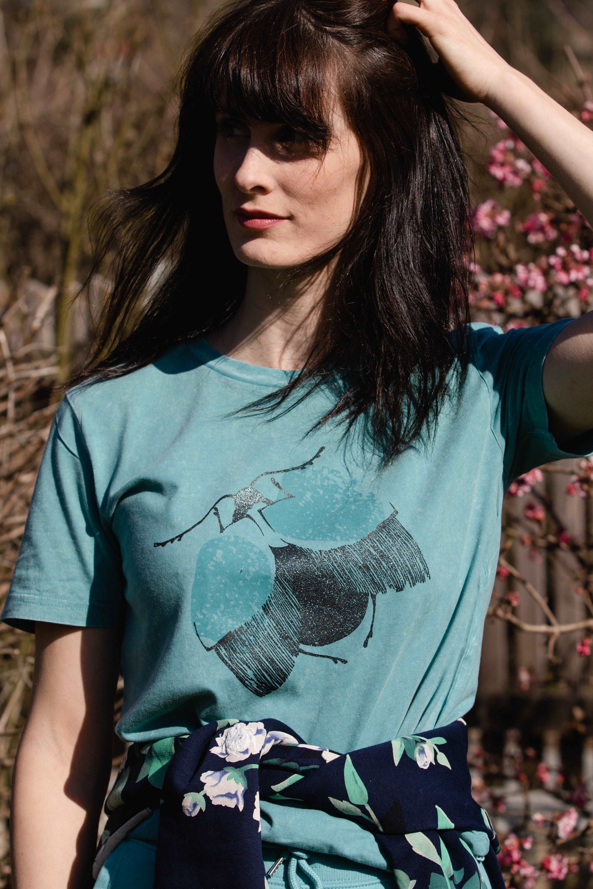 Mint majica in abstrakten metulj - Unisex - 180 g bombaž / vintage izgled bombaža