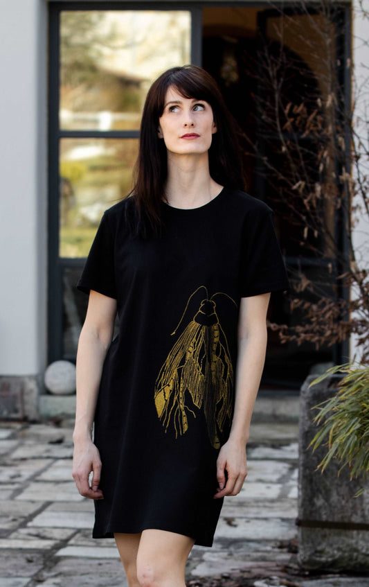 Dolga T shirt obleka z velikim zlatim metuljem - 180 g organski bombaž