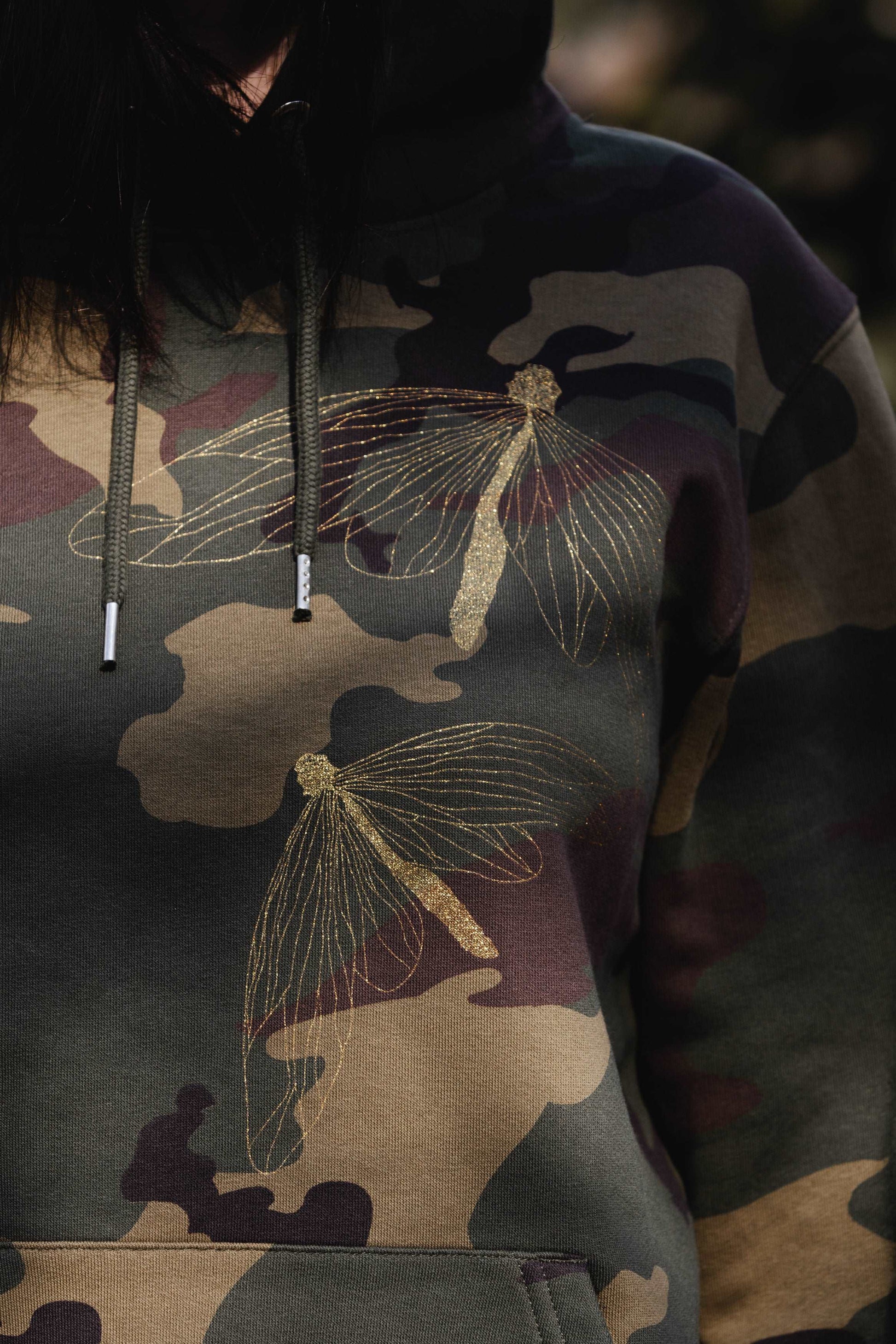 Vojaški hoodie s kapuco in trije zlati nočni metulji - organski bombaž / Unisex model