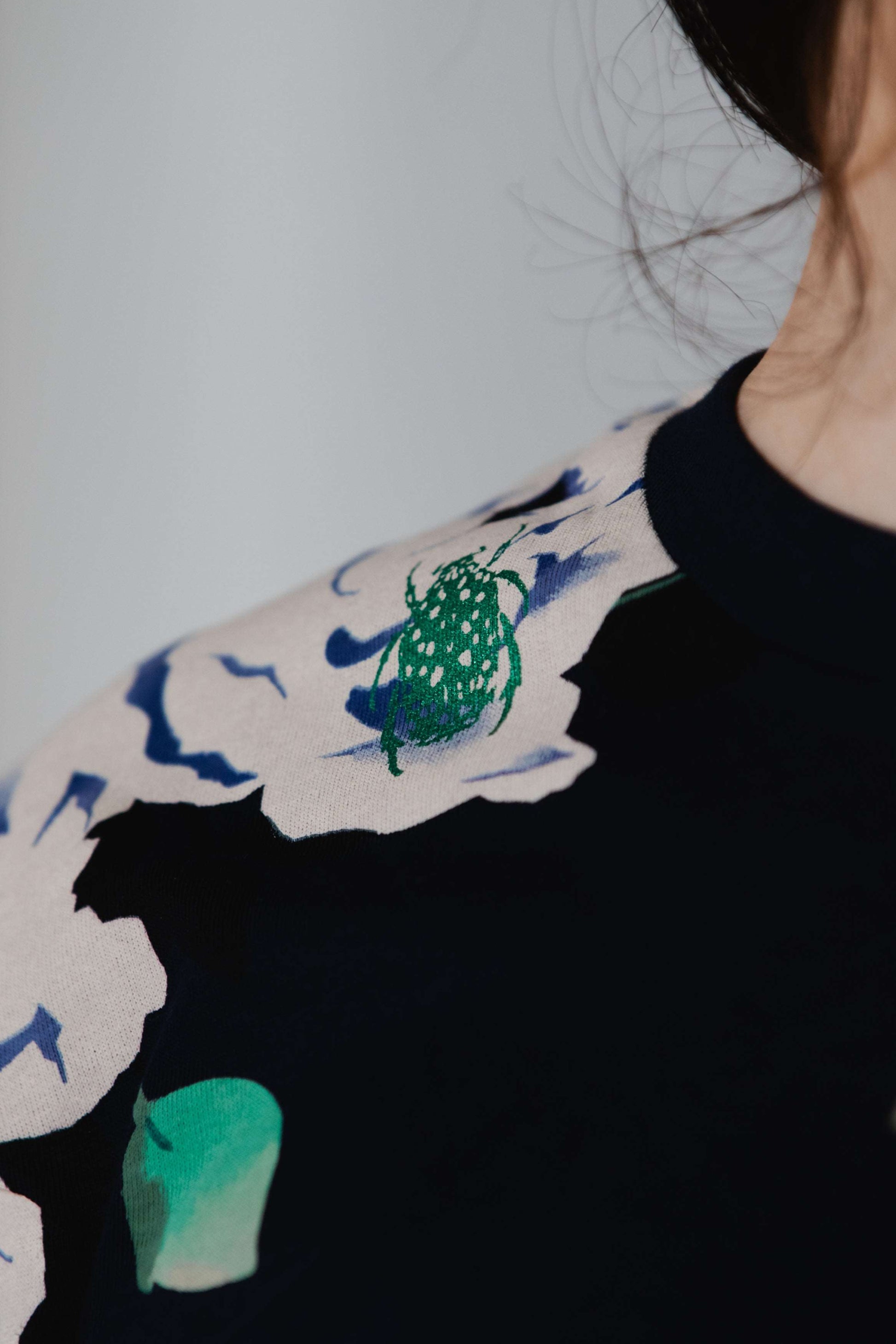 BUGS&ROSES UNISEX T SHIRT