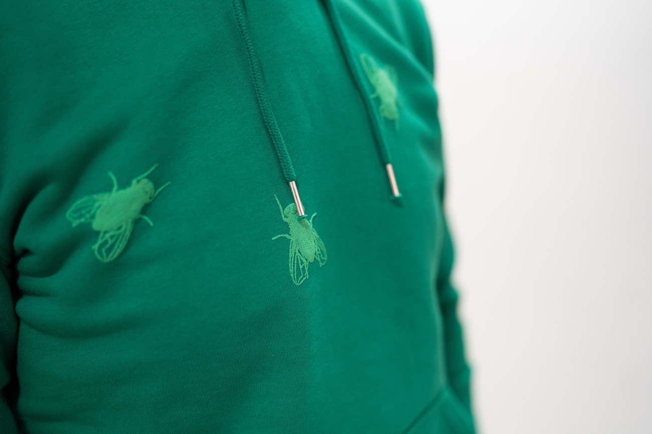 UNISEX Hoodie with a 3D fly made of organic cotton 350g